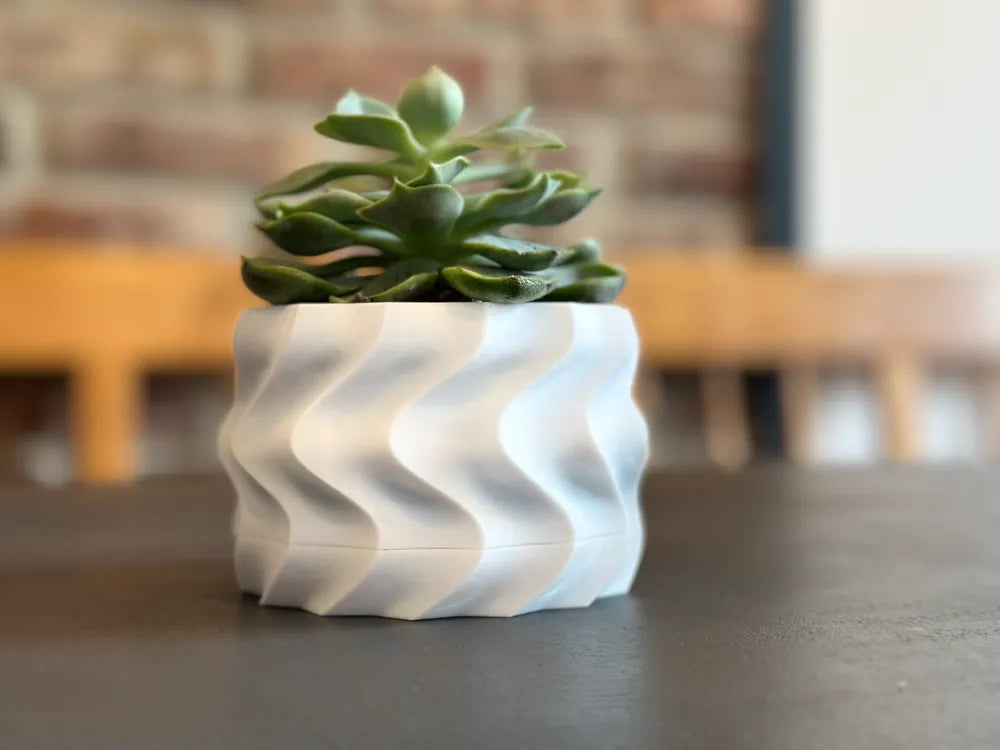 Planter with removable bottom